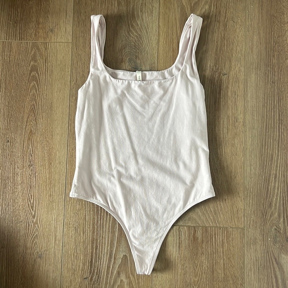Babaton Aritzia Lilac Contour Body Suit